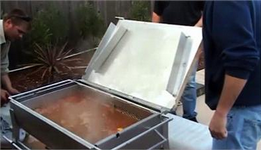 Place the basket in the boiler, close the lid and wait!